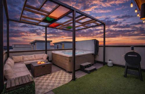 Spacious Denver Home with Private Rooftop Spa - Photo 1