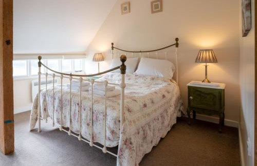 Hare Cottage wonderful views and parking - Pass the Keys - Photo 3