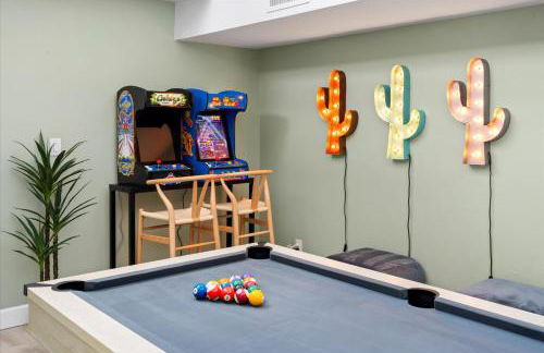 Game Room Resort Pool HotTub Modern Desert Oasis - Foto 7