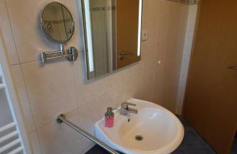 Bliss Place - 1R Premium Apartment - Kingsize Bett, Smart TV, Küche, Balkon, Waschkeller - Foto 15