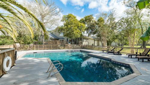 Stunning Waterfront Rental Property with Private Dock and Pool - Foto 3