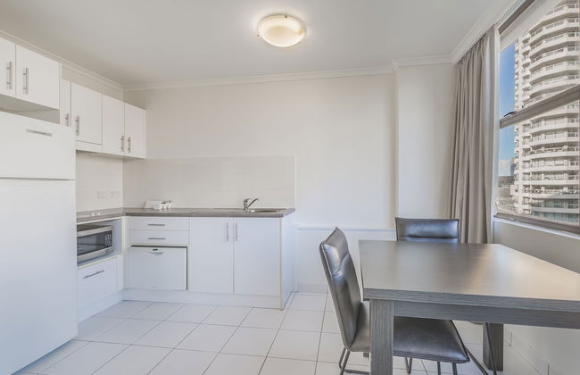 Oaks Sydney Hyde Park Suites - Photo 15