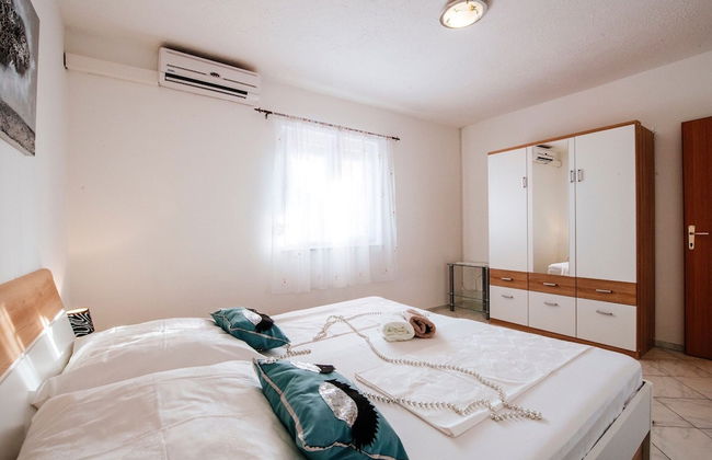 Beautiful Holiday Home in Maslenica Near Beach" - Foto 4