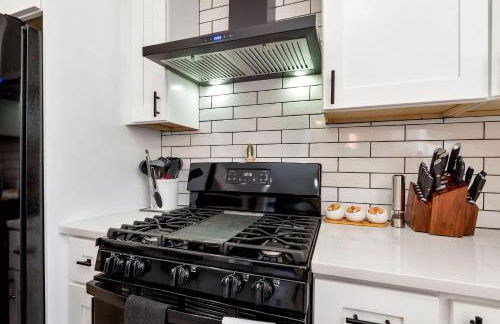 Spacious 5BR Family Retreat Near Mall of GA Sleeps 13 - Foto 45