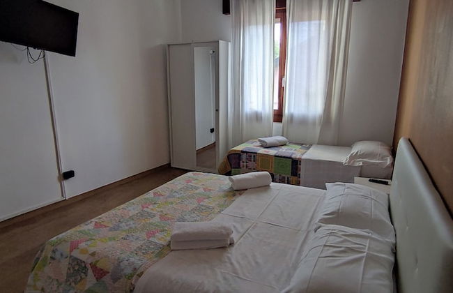 Caponi Bros - Photo 11