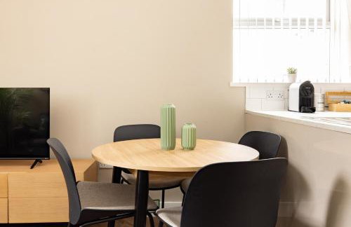 Plymouth by Charles Hope - Foto 21