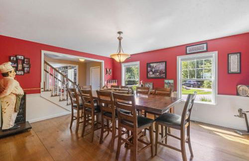 Lakeside Luxury Retreat with Winnipesaukee Views - Foto 34