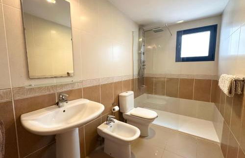 Amazing Sea View apartment with sun drenched terrace! - Photo 15