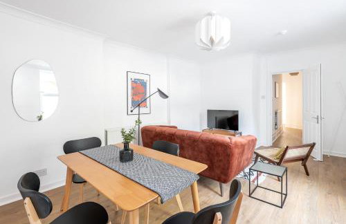 Homely Hamilton Hideaway- Free Private Parking - Photo 10