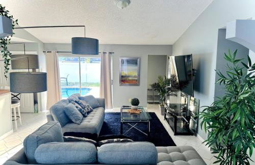 Main Villa 15 mins from Theme Parks & MCO - Foto 1