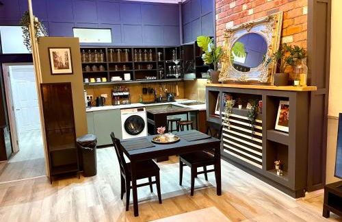 AdeamStays provides Beautiful centrally located 1 and 2 bed apartments on Liverpools Boulevard - Foto 64