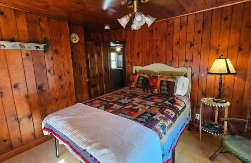Cozy Cabin Retreat - Sleeps 8 - 1 Hr from STL - Foto 27