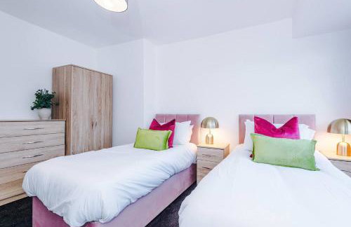 Comfy 3-BR Wirral Home | Free Parking & Wi-Fi - Foto 47