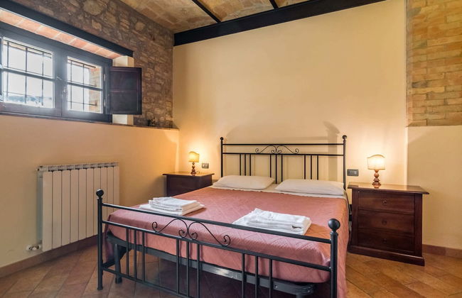 Secluded Mansion in Perugia with Hot Tub - Photo 2