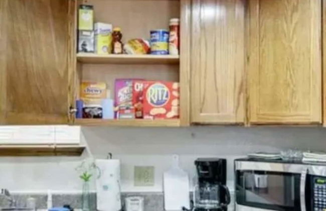 Evie's apartment - Photo 31