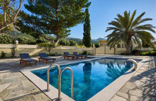 Creta Leisure Escape Private Pool & Garden Oasis - Photo 30