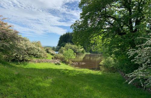 The Nook at Pentregaer Ucha, with tennis court & lake. - Foto 23