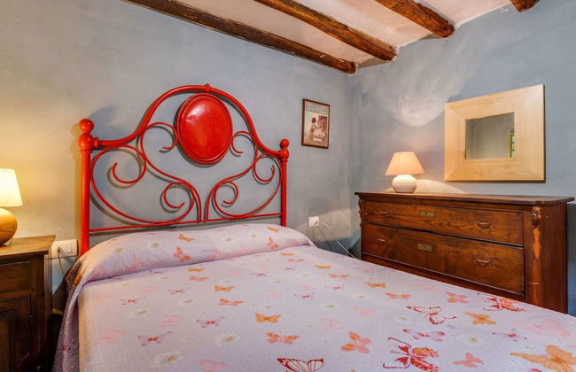 Vintage Vacation Home - Photo 3