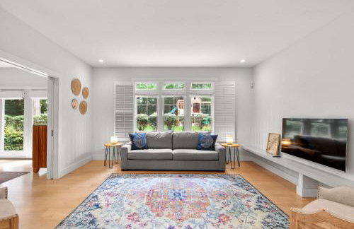 Family Friendly Home Mins to Beach and Downtown - Photo 10