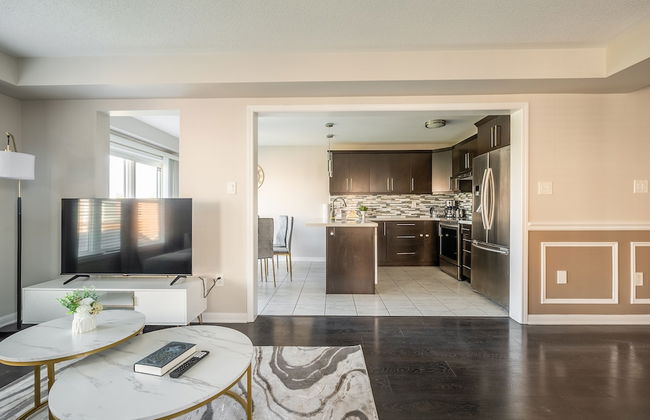 GLOBALSTAY Modern 3 BD House in Brampton - Photo 30