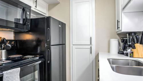 Contemporary 1BR 1Bat Pool Access - Foto 2