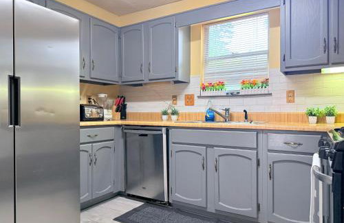 Large 3BR Home for Families and Work Stays With Fast WIFI - Foto 50