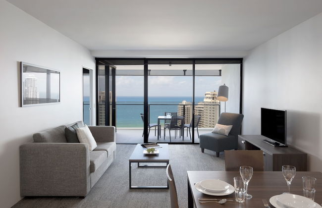 Mantra Circle on Cavill - Photo 54