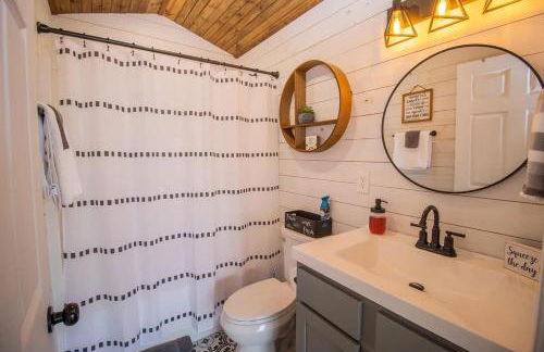 Ozark Escape - Hot Tub Mountain Views and Near Buffalo River - Photo 17