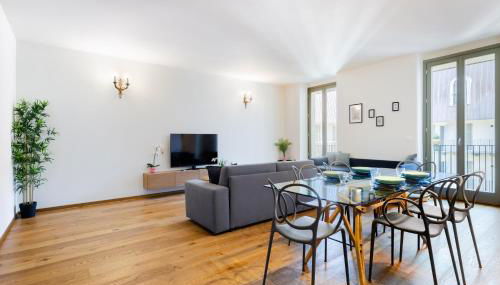 Hostdomus - Lagrange Luxury Apartment - Photo 1