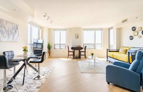 Downtown Silver Spring 2BR Skyline Balcony Suite Walkable to DC Metro LuxePad - Foto 1