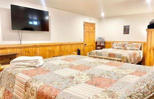 ADK Cabin with Hot Tub, Near Whiteface, Lake Placid, Fire Pit, Game Rm - Foto 19