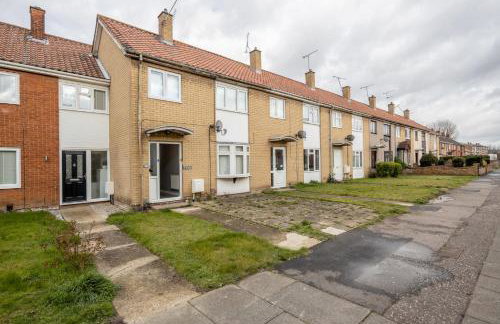 Remaj Serviced Accommodation, sleeps 7 & free parking - Foto 23