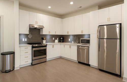 Luxury 2BR Stay Pool, Gym and Chill Areas - Photo 17