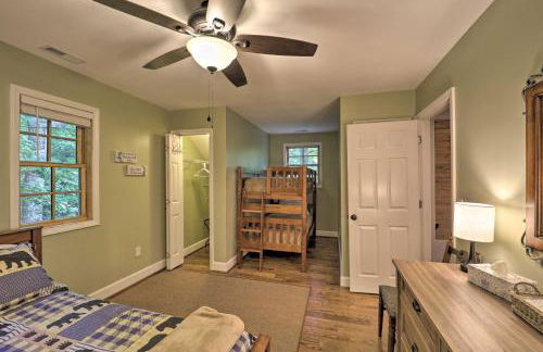 10 Mi to Sugar Mountain! Cabin with Lake Access - Foto 31