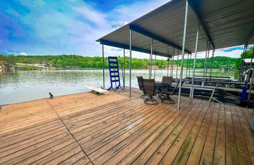 Lakefront Home 4Bed3BathDockFirepitGrill-12PP - Foto 8