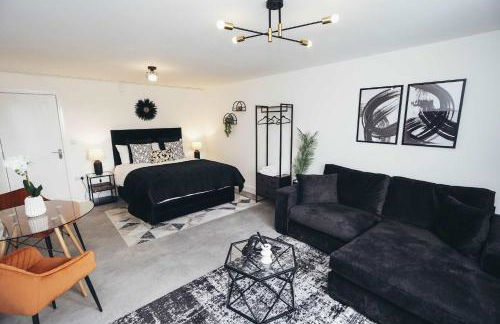 BIG DISCOUNTS THIS WEEK Free Parking and WiFi - Photo 8