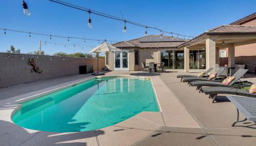 5 Mi to Surprise Stadium Chic Home with Pool - Foto 1