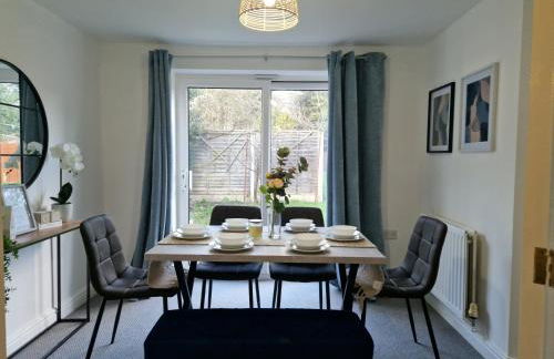 Superb & Beautiful Stourport Home with 7 Beds by PureStay - Foto 8