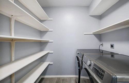 Modern 4 Bedroom Home in Cedar Park - Foto 14