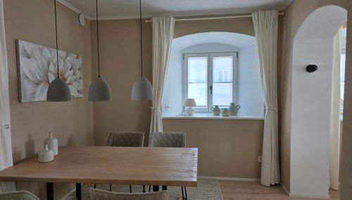 Kavaliershaus Wallerstein, stilvolle Wohnung mit Privatparkplatz - Foto 4