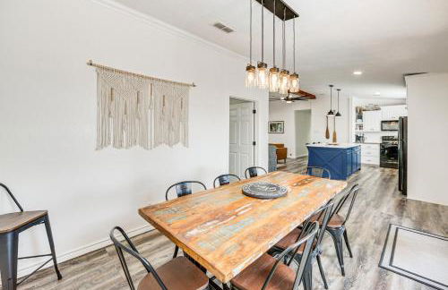 Van Vacation Retreat with Private 300-Acre Lake! - Photo 11