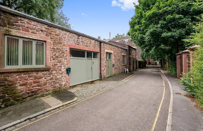 Host Apartments The Georgian Coach House 2 - Photo 42