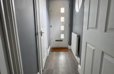 Weekend availability - 3 Bedroom House - Free Parking - Ideal for Families and Groups - Foto 11