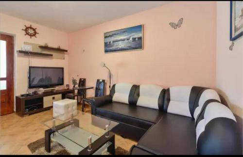 Brač Island Holiday Home With Pool And Sea View - Foto 34