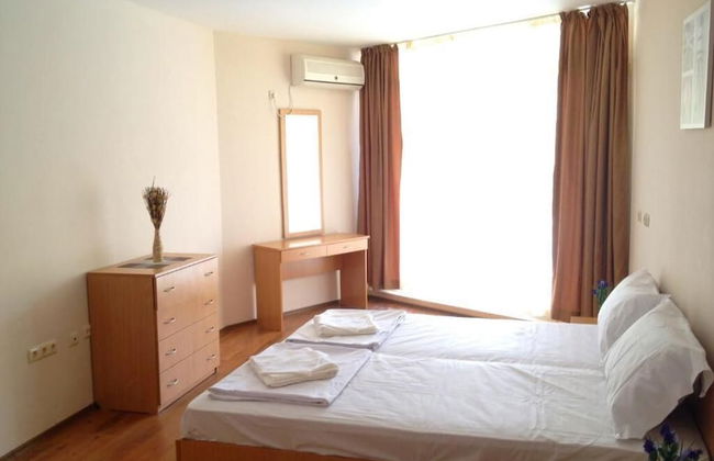 Aheloy Palace Apartments - Photo 20