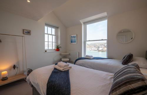 Riverside Apartment with Stunning Views & Patio - Foto 24