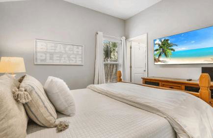 Ocean Oasis by Avantstay Block to Beach West Pcb, Pet-friendly - Photo 17