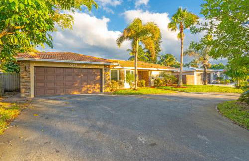 Stunning 4 Bedrooms House with Pool 6 minutes to the Ocean - Foto 63