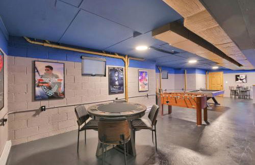 Lux Retreat with Indoor Swim Spa Game Lounge Theater Hot Tub Sauna - Foto 13