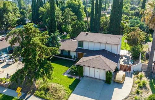 Adorable 4 bedroom home with Pool & more - Foto 2